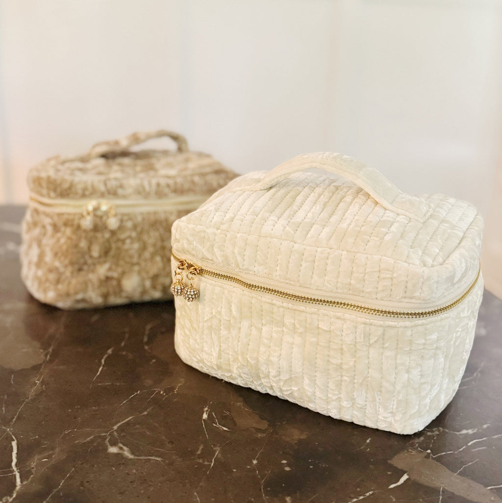 Quilted Velvet Vanity Case – Spacious Vintage-Inspired Cosmetic Bag with Handle & Jeweled Zipper Pulls